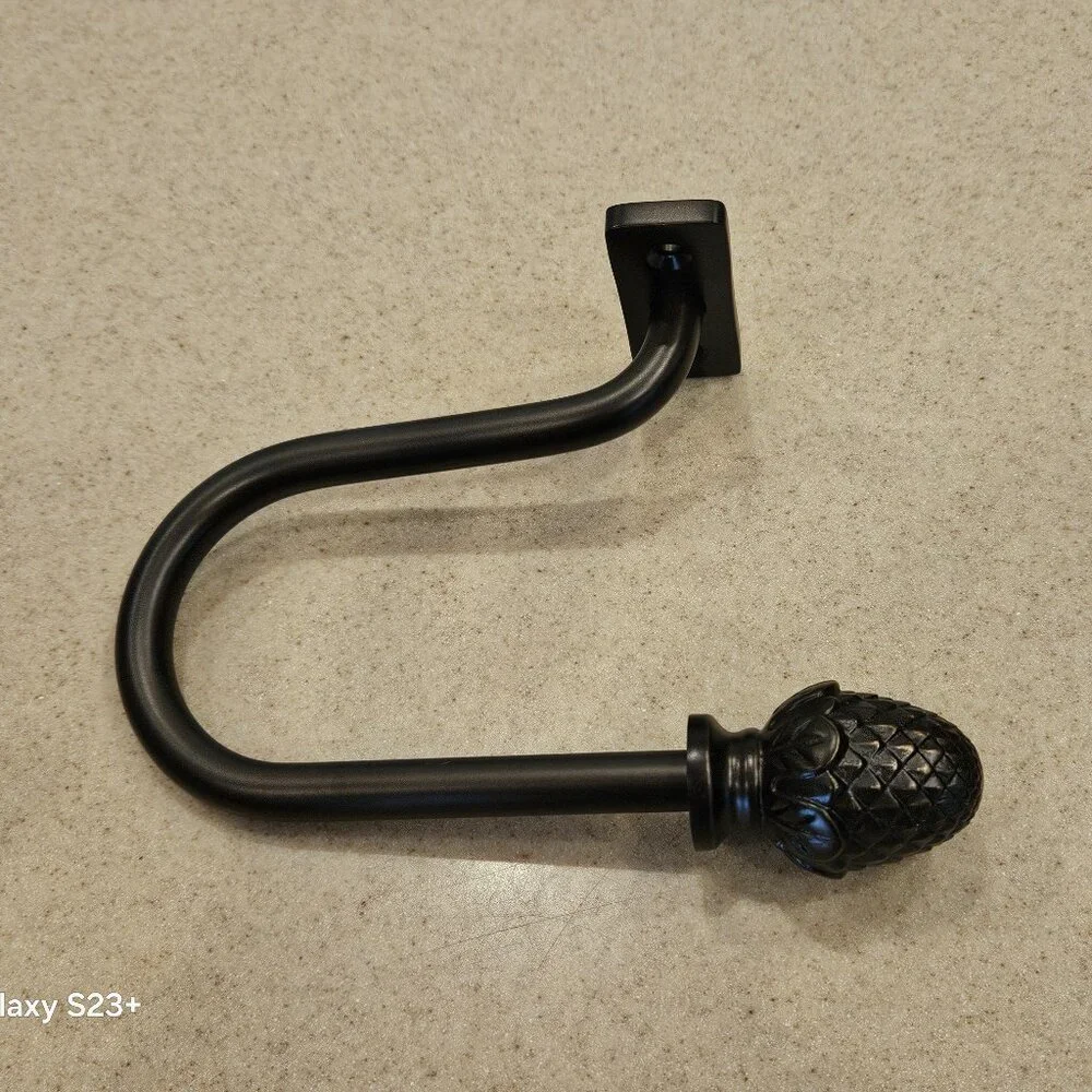 RARE NEW PAIR FRONTGATE PINEAPPLE OUTDOOR ALL WEATHER CURTAIN ROD TIEBACKS END